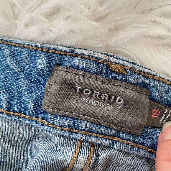Torrid Jean Shorts Stretchy Distressed Womens Size 18 - Picture 4 of 5